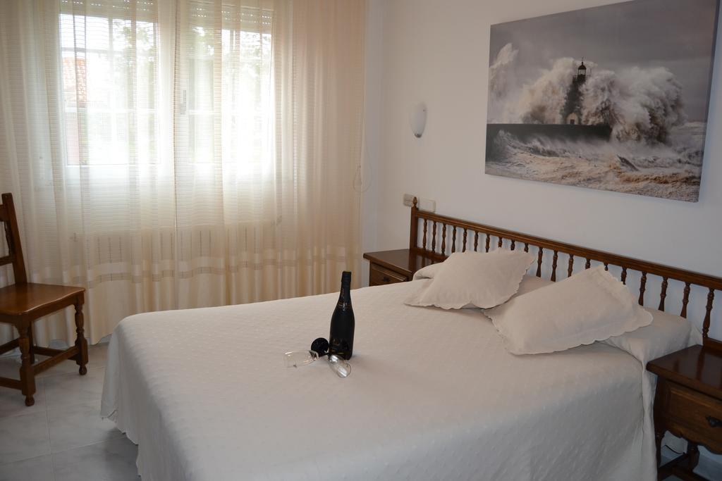 Hostal Pereirina Cee Exterior photo