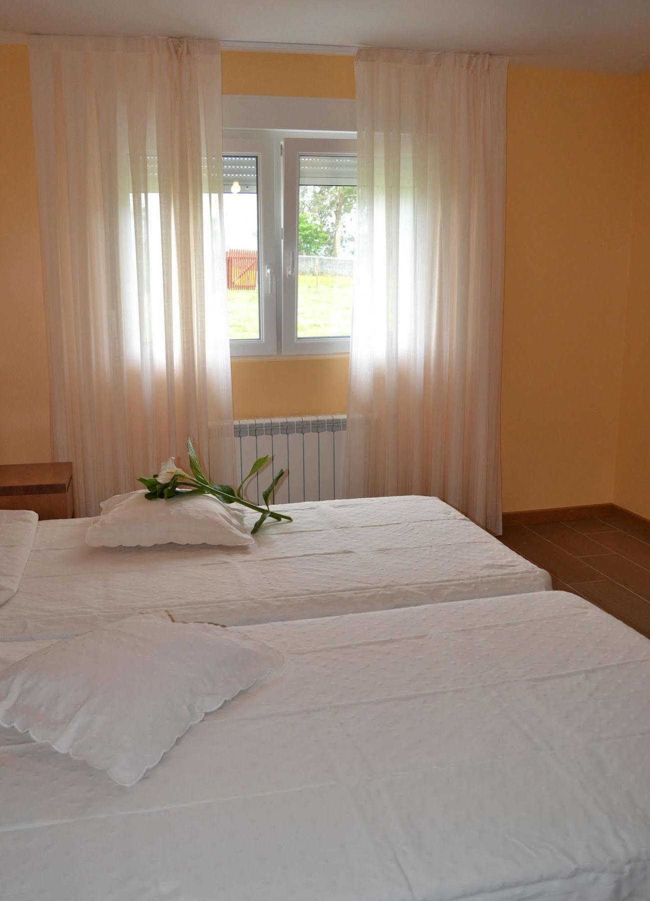 Hostal Pereirina Cee Exterior photo