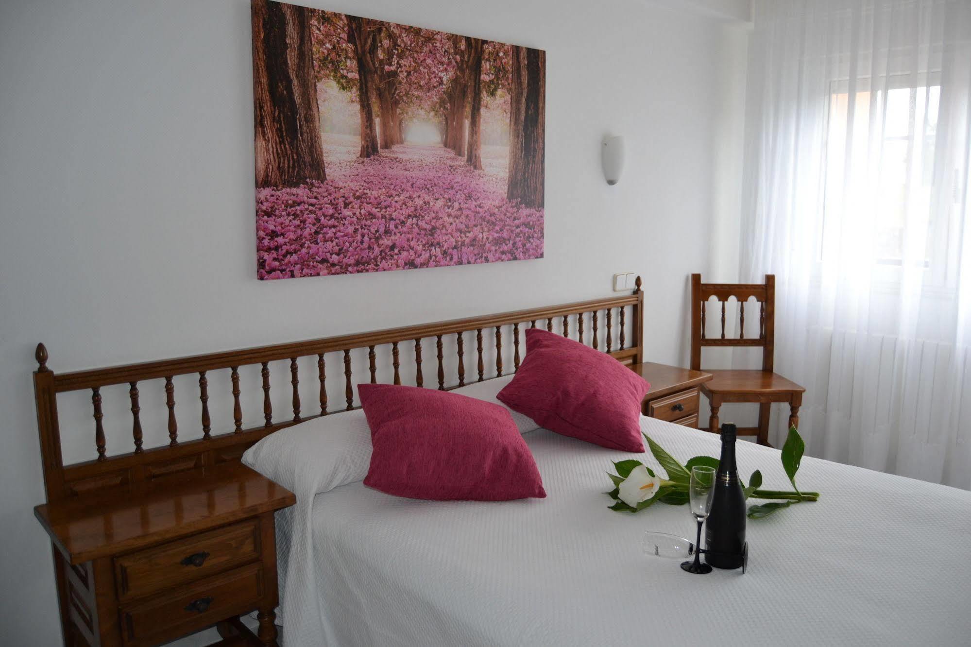 Hostal Pereirina Cee Exterior photo