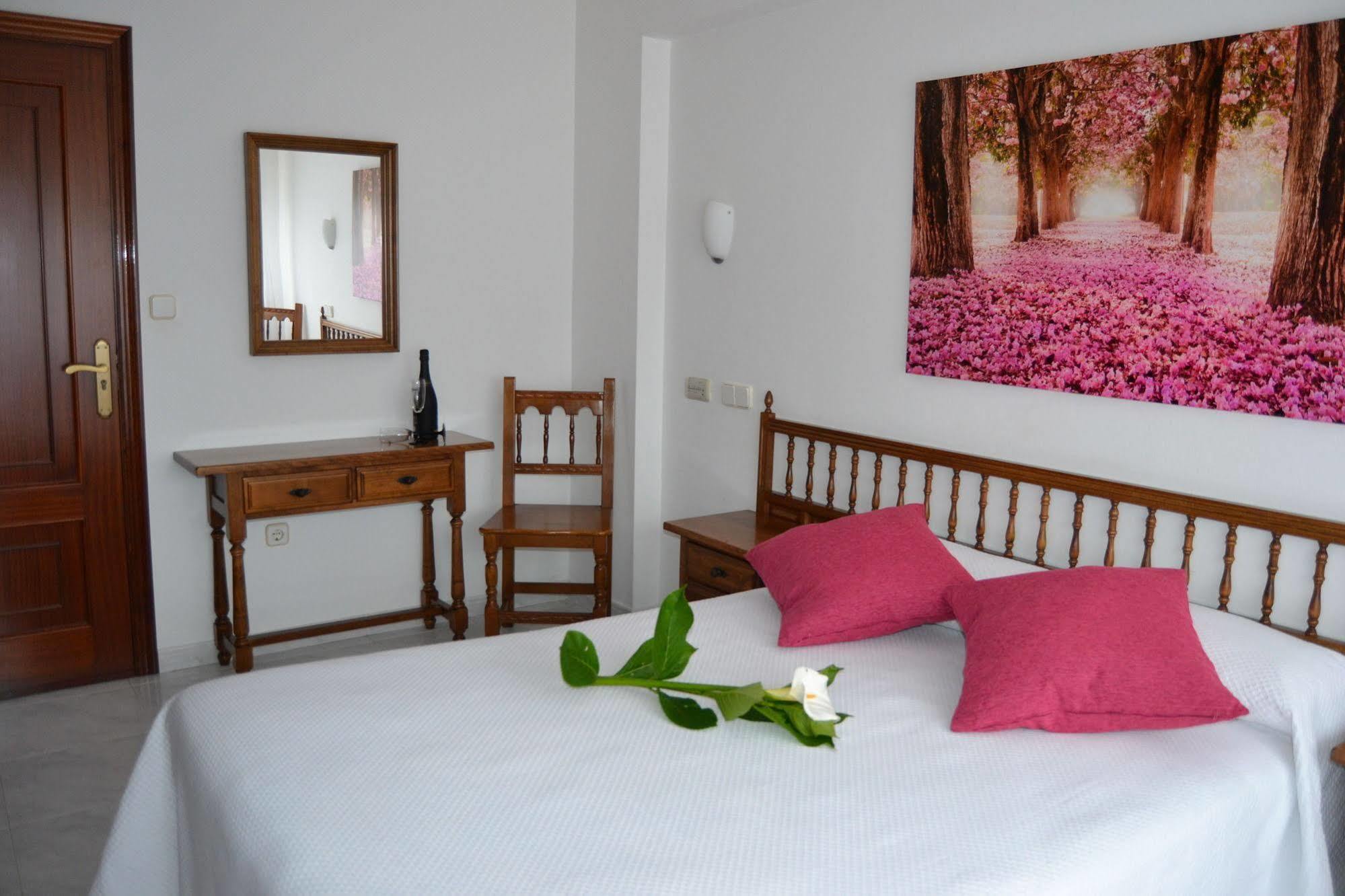 Hostal Pereirina Cee Exterior photo