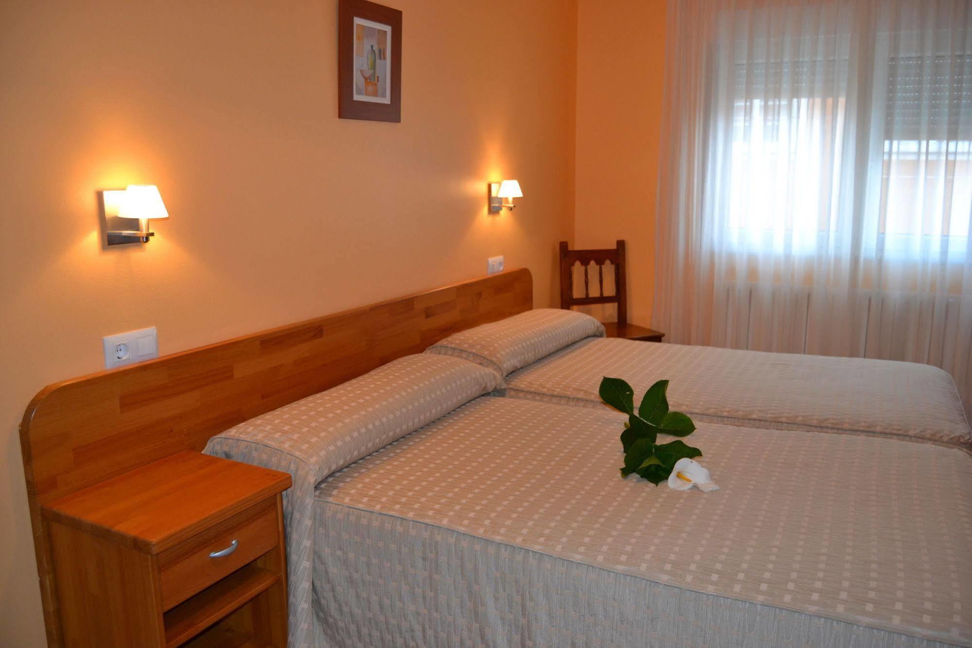 Hostal Pereirina Cee Exterior photo