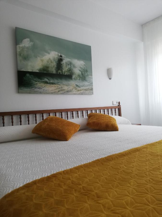 Hostal Pereirina Cee Exterior photo